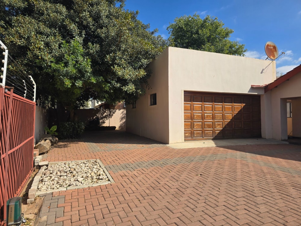 House for sale in Phase 4, Botswana - 3BO1705891 House for sale in Phase 4, Botswana - 3BO1705891