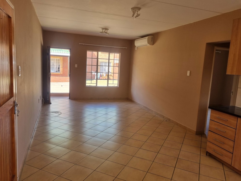 Apartment for sale in Burgersfort - 1LY1705900