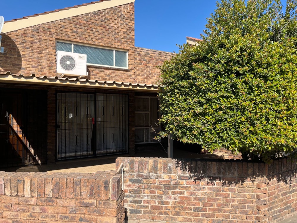 Townhouse for sale in Erasmus - PRN1705946 Townhouse for sale in Erasmus - PRN1705946