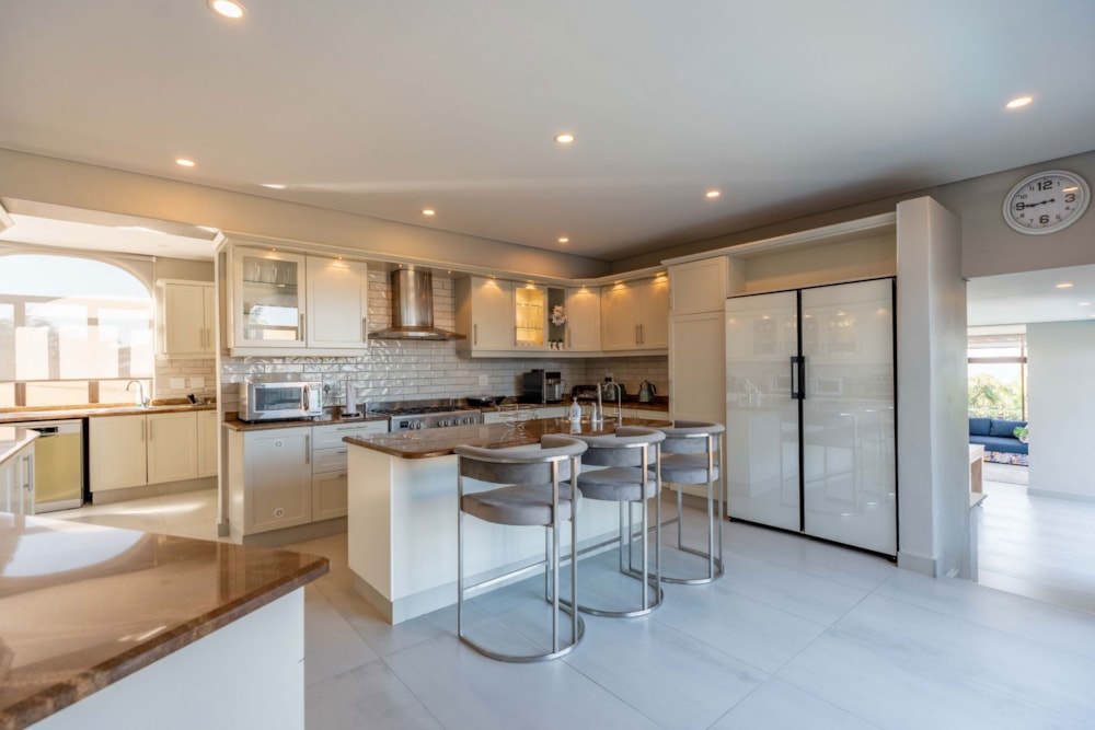 Double-storey house for sale in La Lucia - 1ND1704697 Double-storey house for sale in La Lucia - 1ND1704697