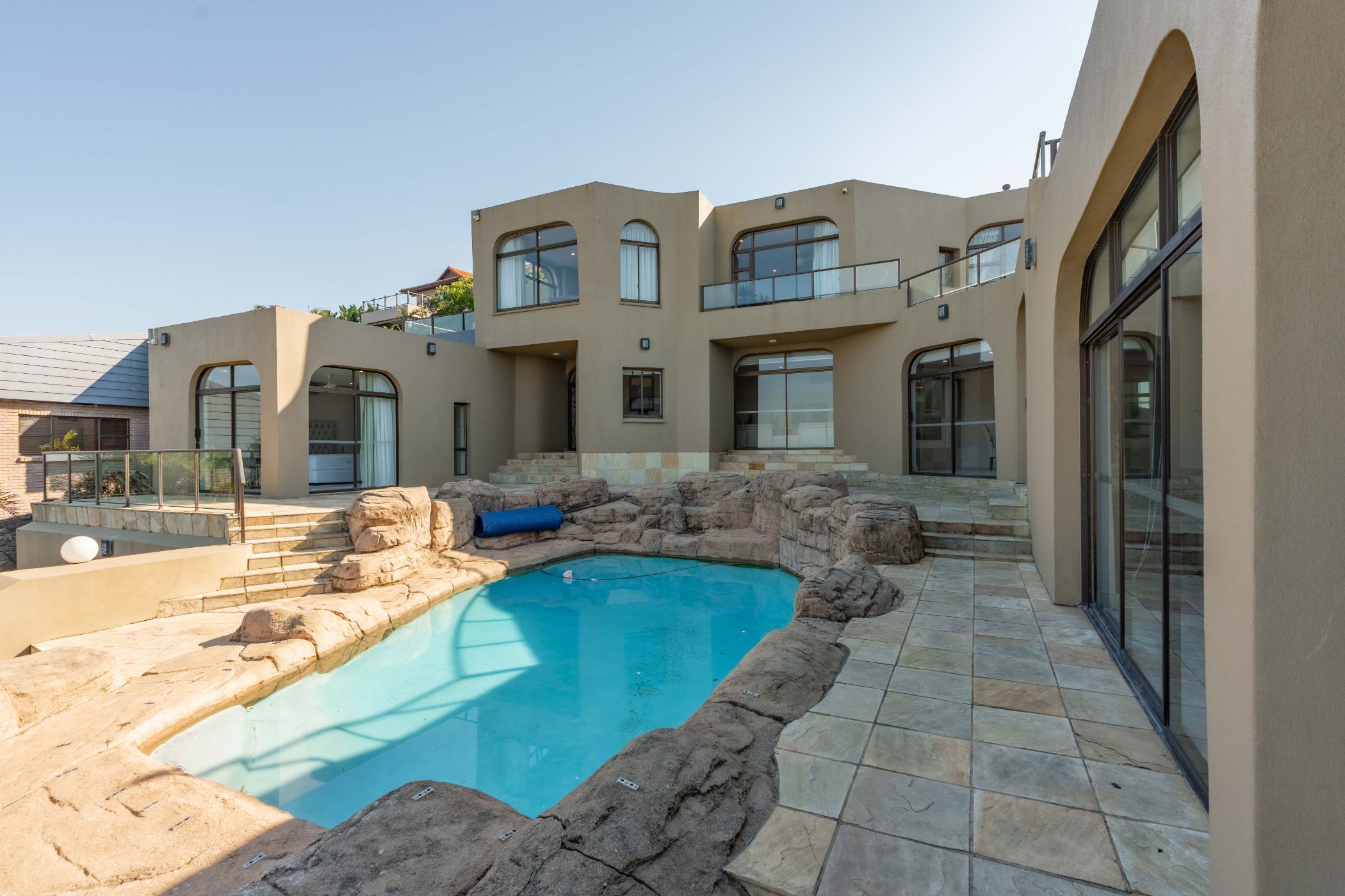 Double-storey house for sale in La Lucia - 1ND1704697