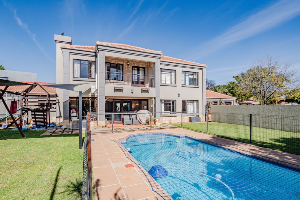 Double-storey house let in Silver Lakes Golf Estate - PTL1705046 Double-storey house let in Silver Lakes Golf Estate - PTL1705046