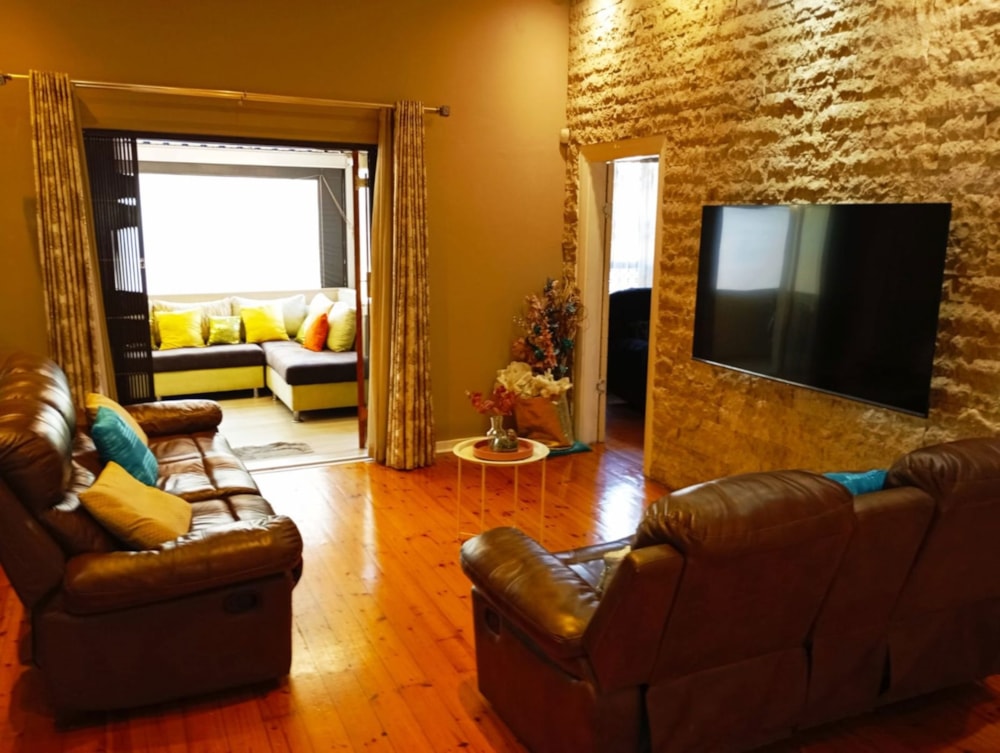 Single-storey house sold in Glenwood, Durban - 1DA1703379 Single-storey house sold in Glenwood, Durban - 1DA1703379