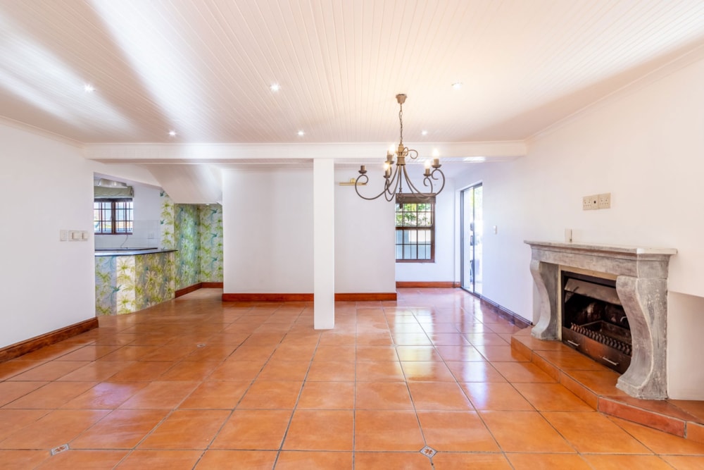 Double-storey house let in Franschhoek - FWL1704476 Double-storey house let in Franschhoek - FWL1704476
