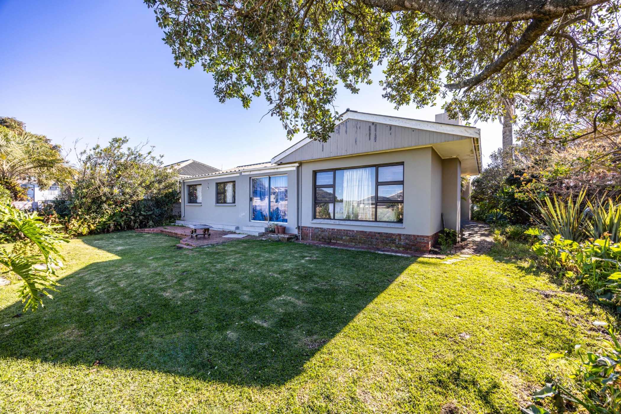 House sold in Gonubie - 1EZ1705323