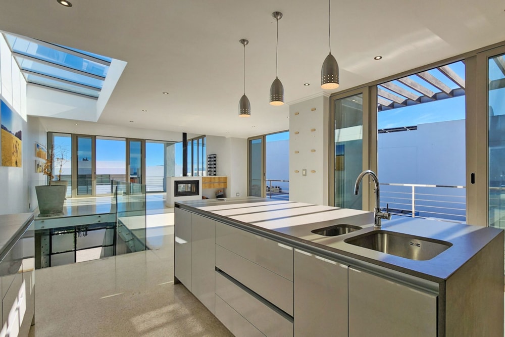 House for sale in Big Bay - 1TV1703929