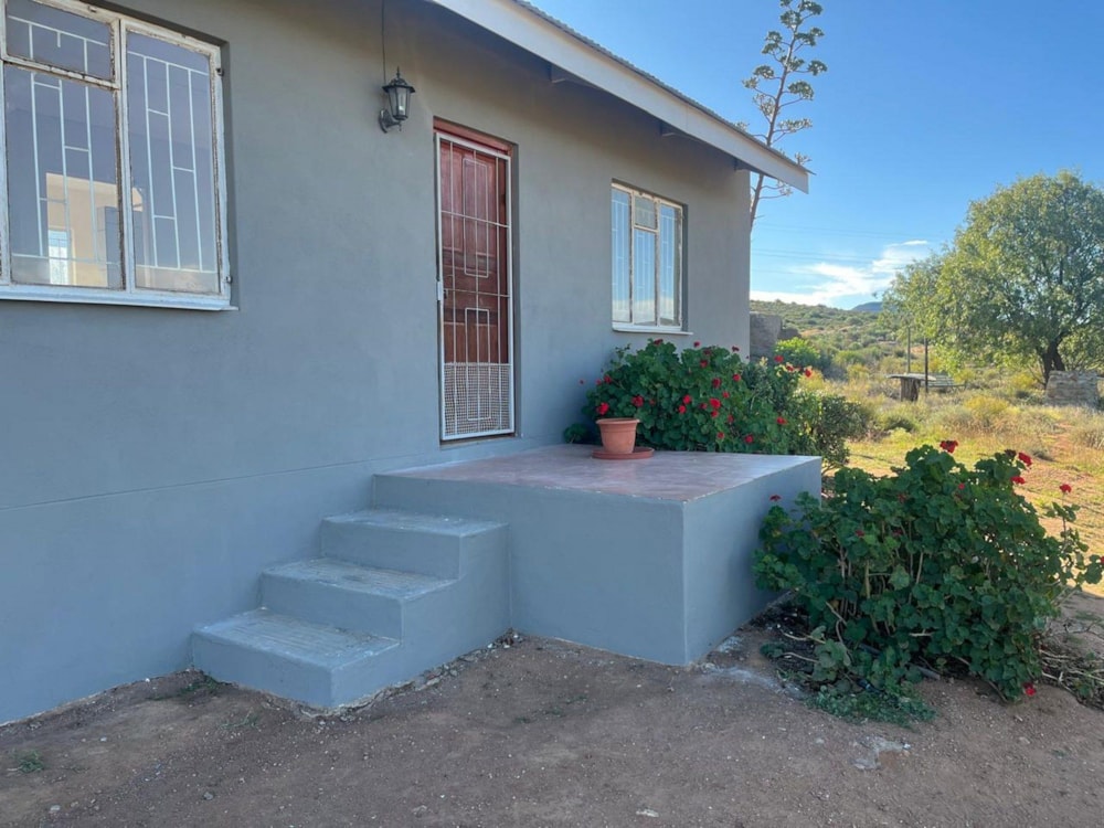 Smallholding let in Springbok - 1NA1694557