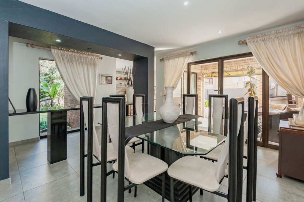 Double-storey house for sale in Bedfordview - BED1705165 Double-storey house for sale in Bedfordview - BED1705165