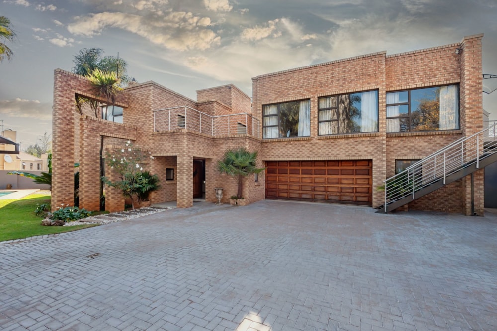 Double-storey house for sale in Bedfordview - BED1705165 Double-storey house for sale in Bedfordview - BED1705165