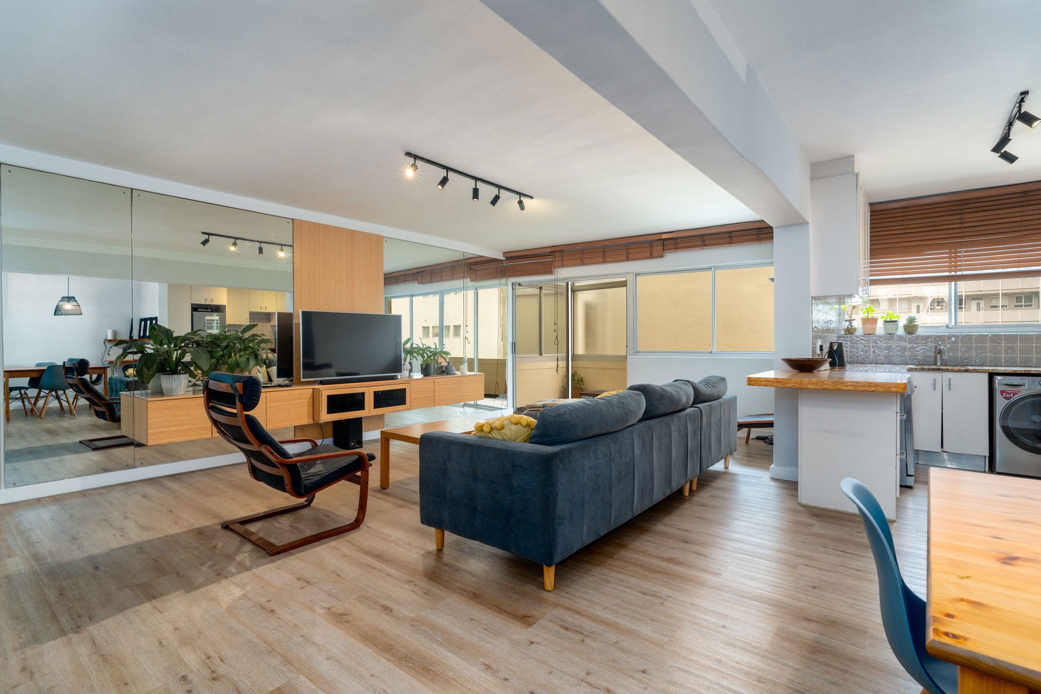 Apartment for sale in Mouille Point - AS1700838