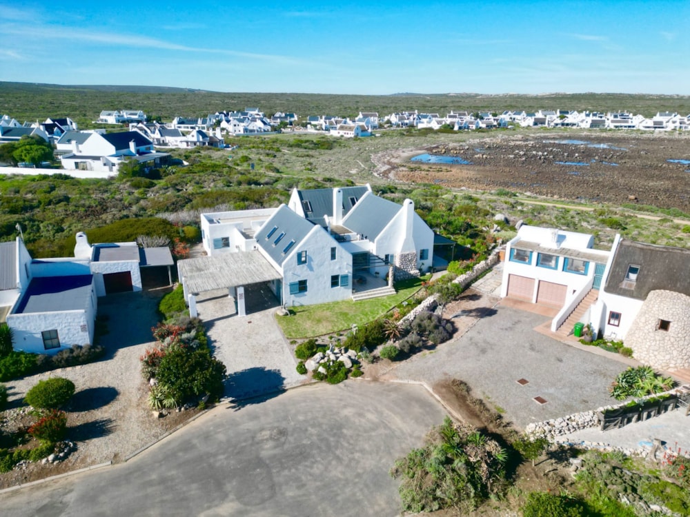 House for sale in Jacobsbaai - LA1704461 House for sale in Jacobsbaai - LA1704461