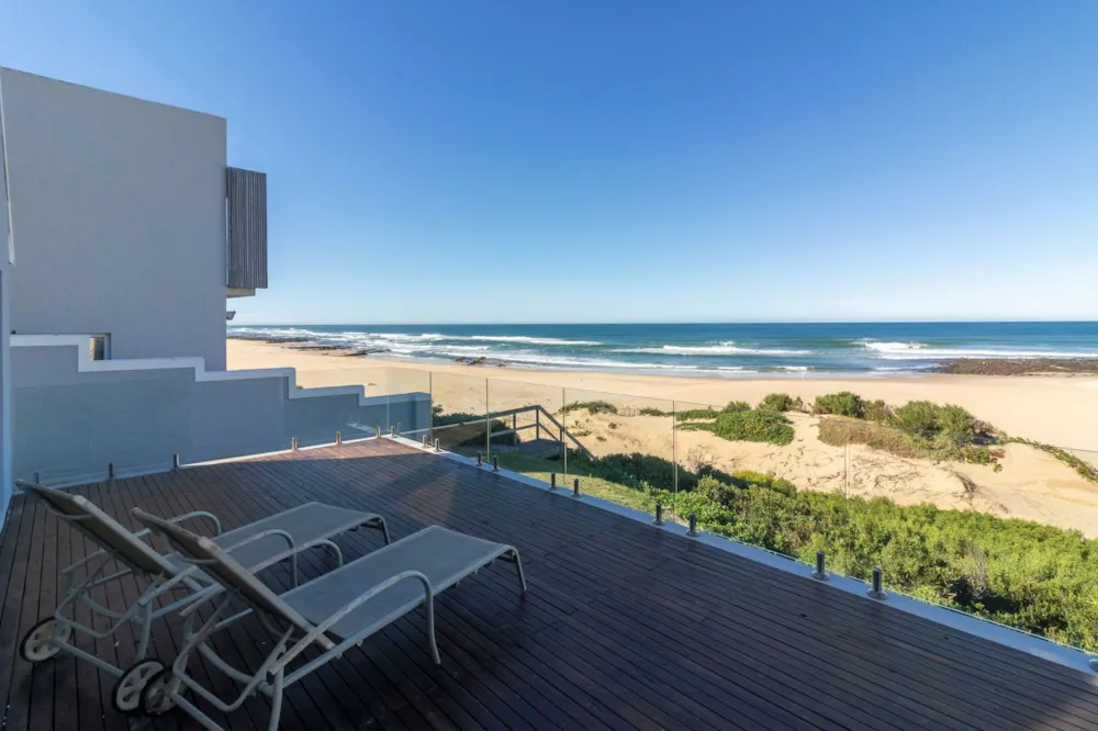 Beachfront villa sold in Cannon Rocks - 1KO1706336