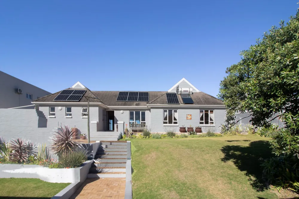 Beachfront villa sold in Cannon Rocks - 1KO1706336