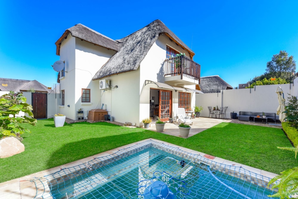 Double-storey house for sale in Douglasdale - FW1705294 Double-storey house for sale in Douglasdale - FW1705294