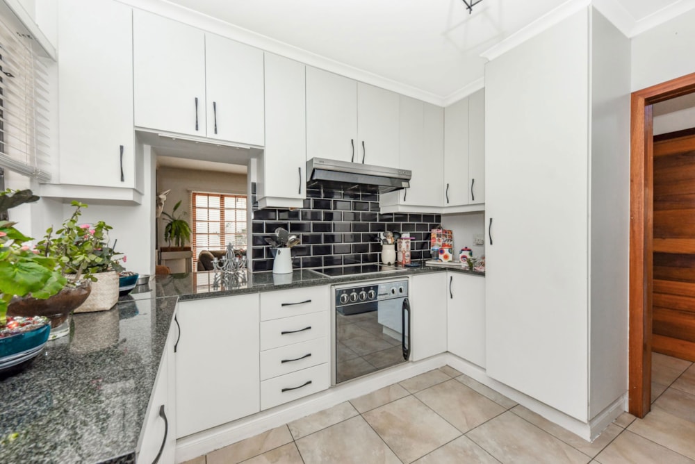 Double-storey house for sale in Douglasdale - FW1705294 Double-storey house for sale in Douglasdale - FW1705294