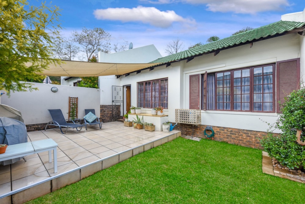 Townhouse for sale in Paulshof - FW1716032 Townhouse for sale in Paulshof - FW1716032