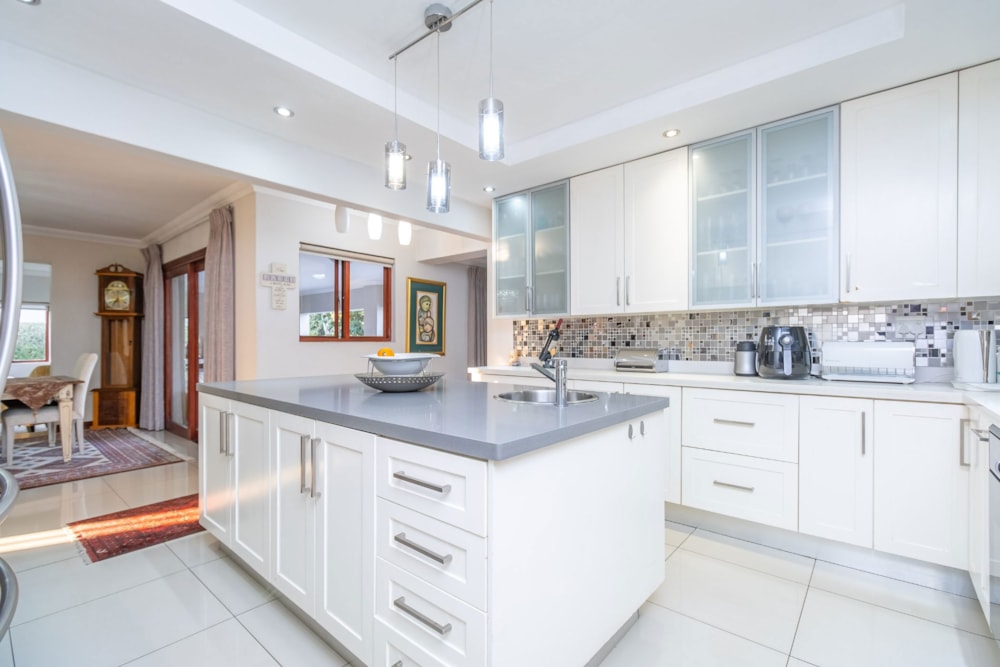 Double-storey house for sale in Dainfern Golf Estate - FW1703542 Double-storey house for sale in Dainfern Golf Estate - FW1703542