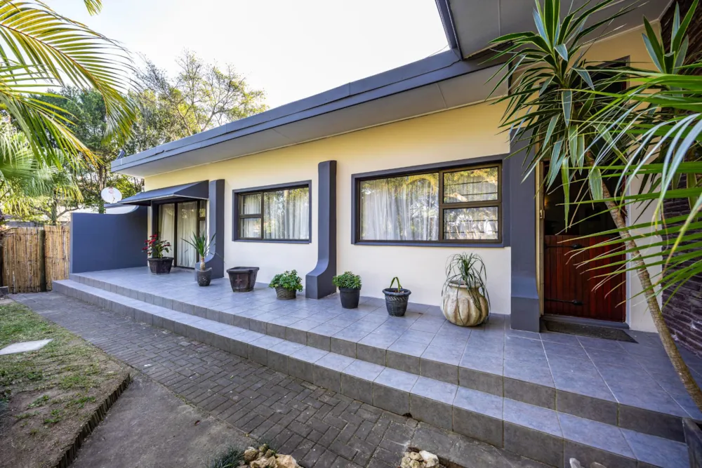 House for sale in Beacon Bay - 1EZ1745114
