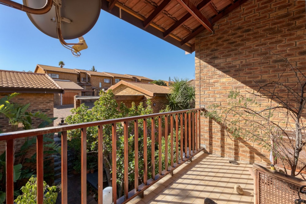 Townhouse sold in Die Wingerd, Somerset West - SW1706116