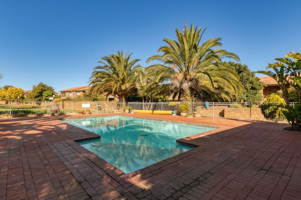 Townhouse sold in Die Wingerd, Somerset West - SW1706116