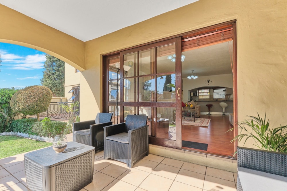 Security complex home for sale in River Club, Sandton - HP1708952