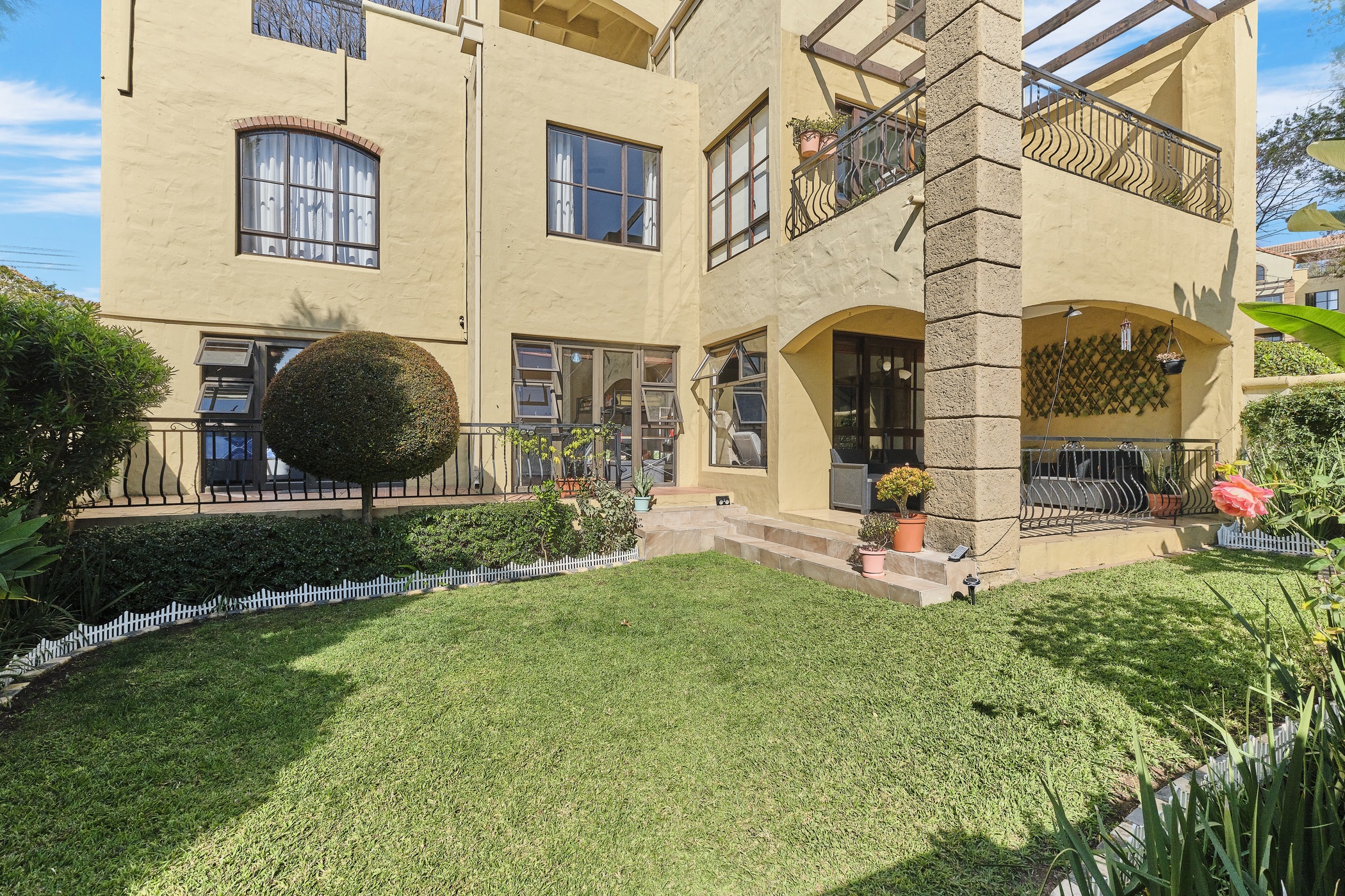 Garden apartment for sale in River Club, Sandton - HP1708952