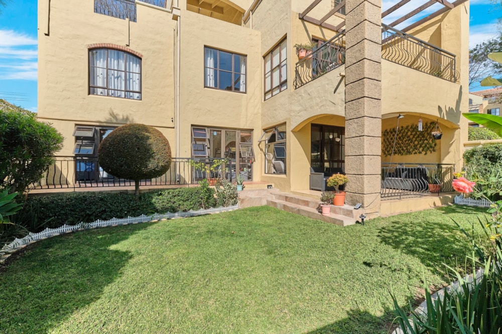 Security complex home for sale in River Club, Sandton - HP1708952 Security complex home for sale in River Club, Sandton - HP1708952