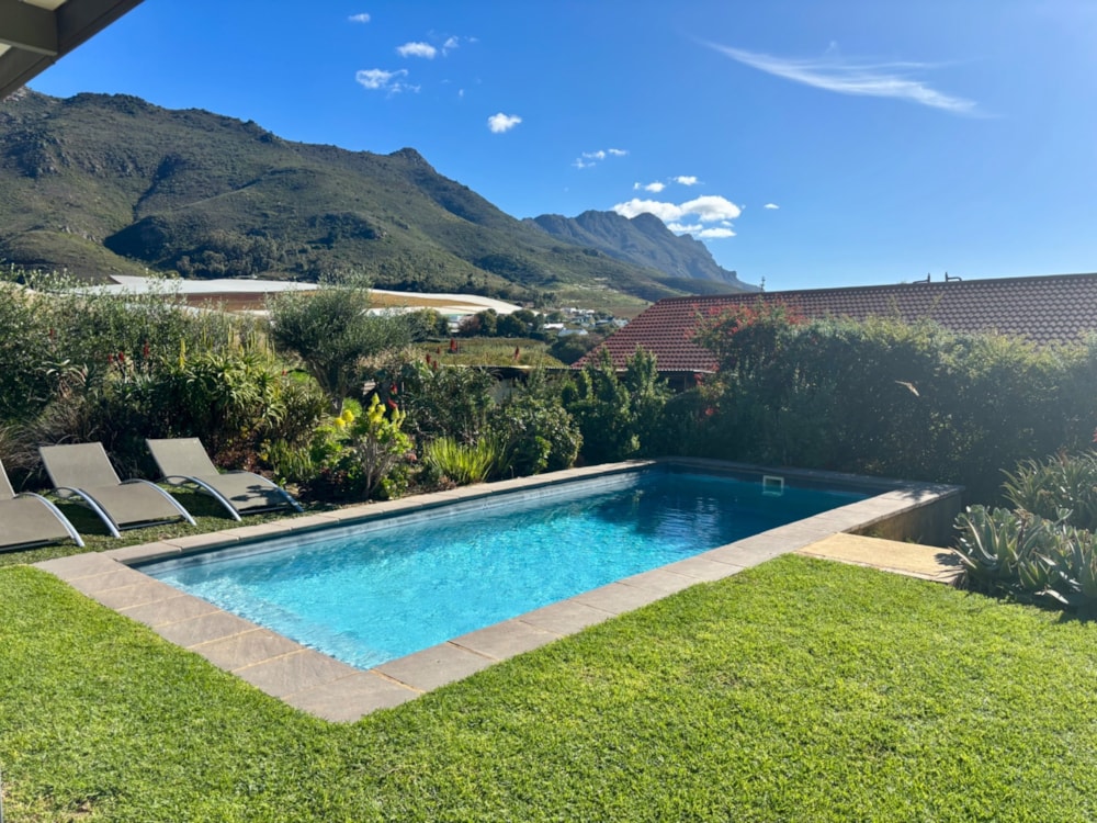 Double-storey house for sale in Riebeek Kasteel - RV1703847 Double-storey house for sale in Riebeek Kasteel - RV1703847