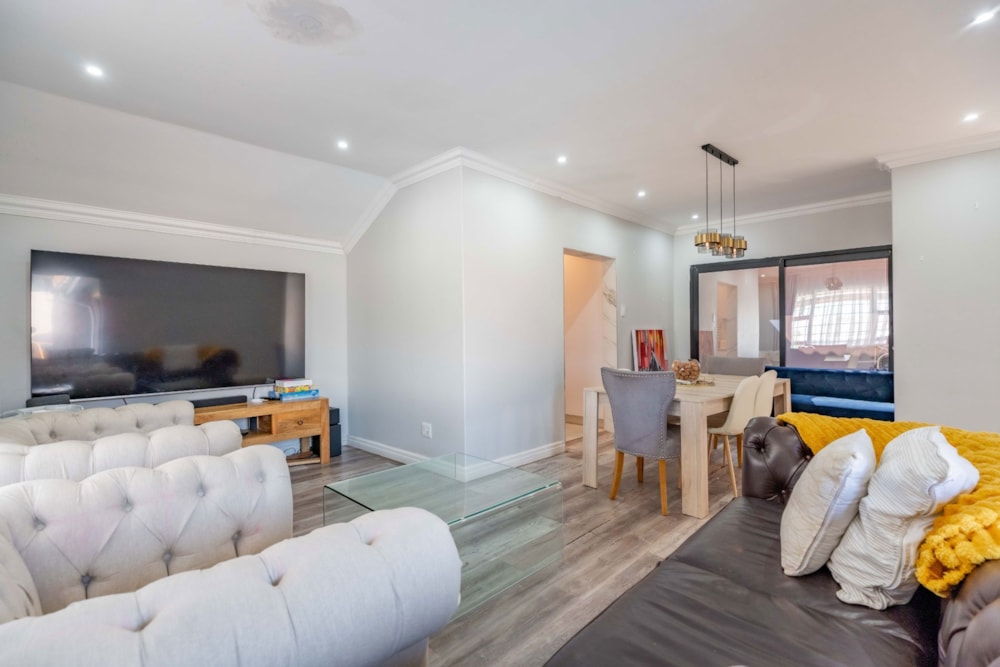 Single-storey house for sale in Glen Anil - 1ND1702654 Single-storey house for sale in Glen Anil - 1ND1702654