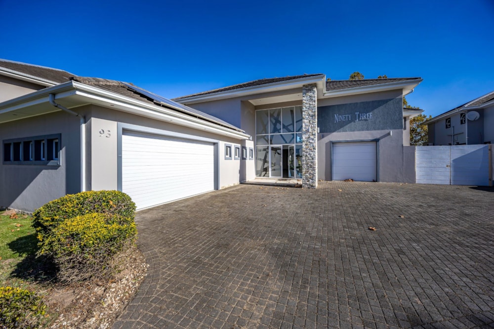 House for sale in Beacon Bay - 1EZ1703239 House for sale in Beacon Bay - 1EZ1703239