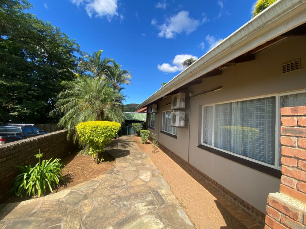 Single-storey house for sale in Prestbury - 1PM1703816