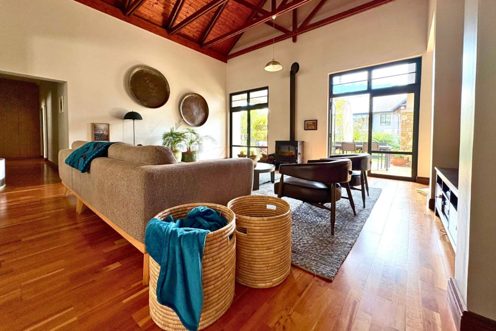 House let in Southdowns Estate - CNL1705277