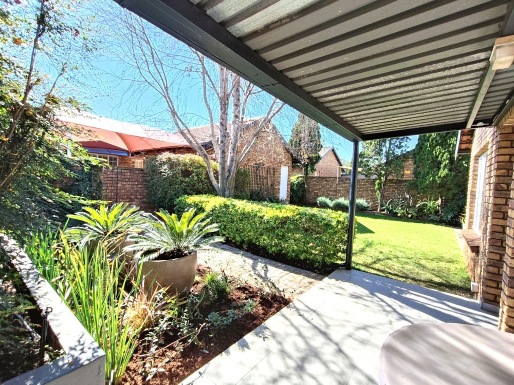 Townhouse for sale in Eldoraigne - CN1703037 Townhouse for sale in Eldoraigne - CN1703037