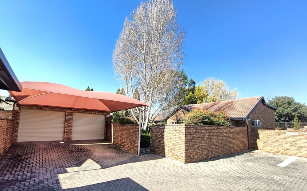 Townhouse for sale in Eldoraigne - CN1703037 Townhouse for sale in Eldoraigne - CN1703037