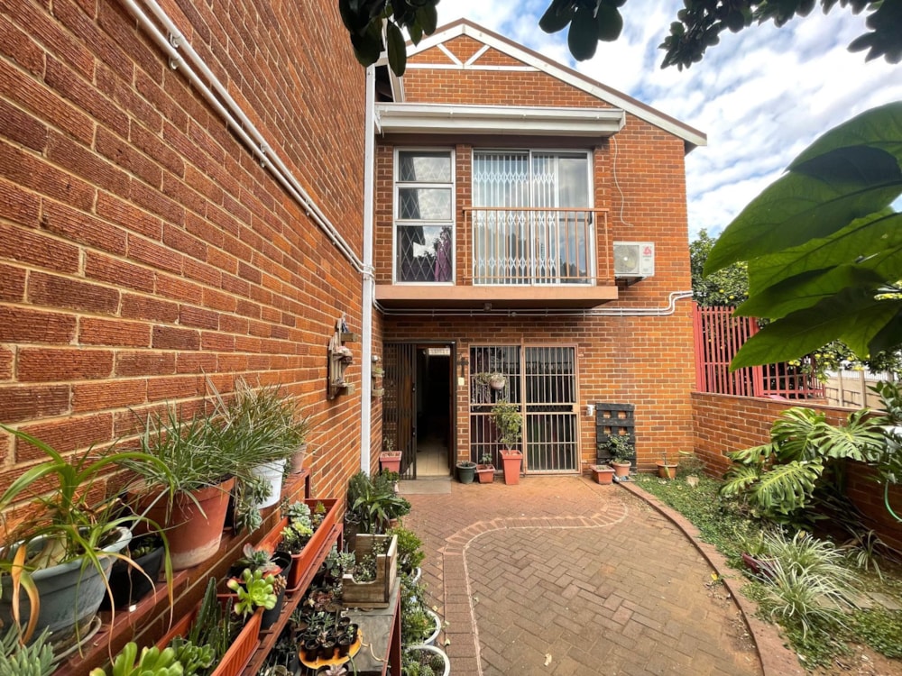 Townhouse for sale in Westdene, Bloemfontein - 1BX1704502