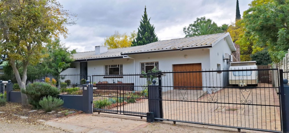 House for sale in Wesbank, Oudtshoorn - 1OU1704537 House for sale in Wesbank, Oudtshoorn - 1OU1704537