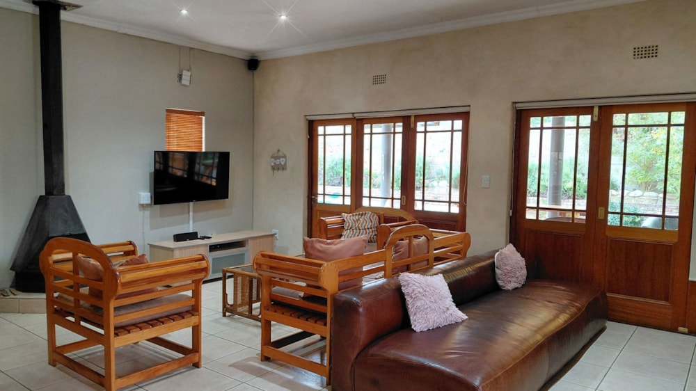 House for sale in Wesbank, Oudtshoorn - 1OU1704537 House for sale in Wesbank, Oudtshoorn - 1OU1704537