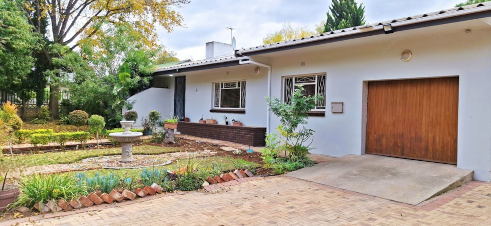 House for sale in Wesbank, Oudtshoorn - 1OU1704537 House for sale in Wesbank, Oudtshoorn - 1OU1704537