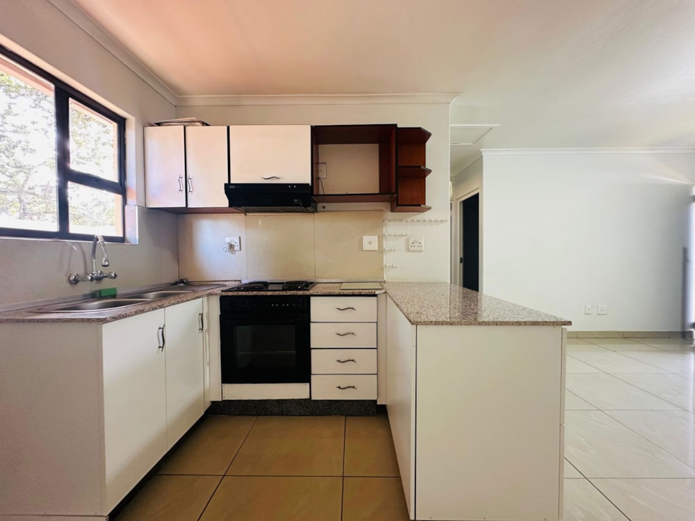 Security complex home to rent in Inyala Park - 1RY1740123 Security complex home to rent in Inyala Park - 1RY1740123