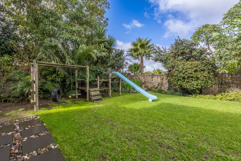 Security estate home for sale in Uitzicht, Durbanville - DBV1704842