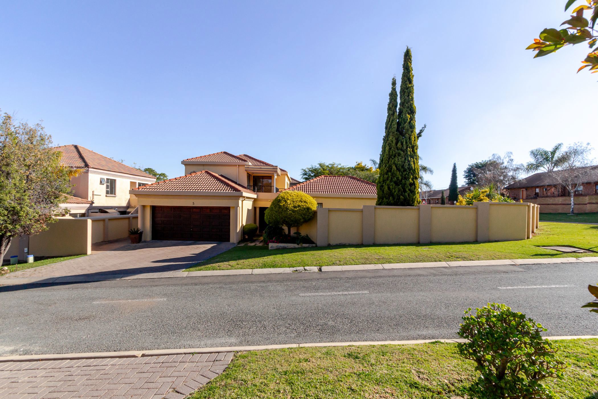 Security complex home for sale in Van Riebeeck Park, Kempton Park - KTP1703441