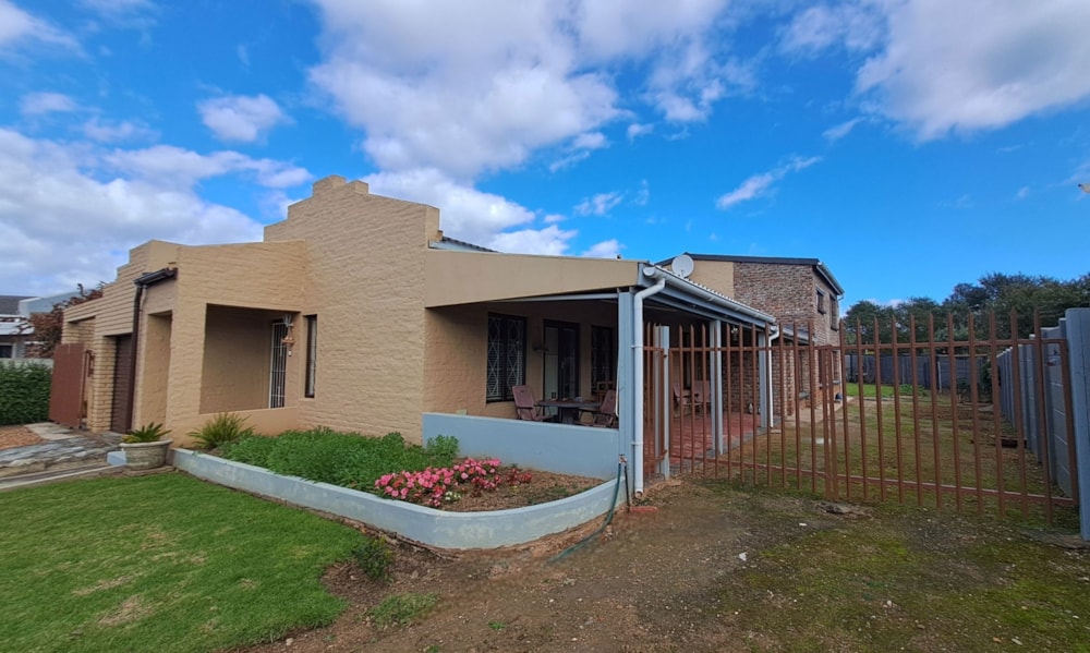 Double-storey house for sale in Heidelberg, Garden Route - 1SR1702441