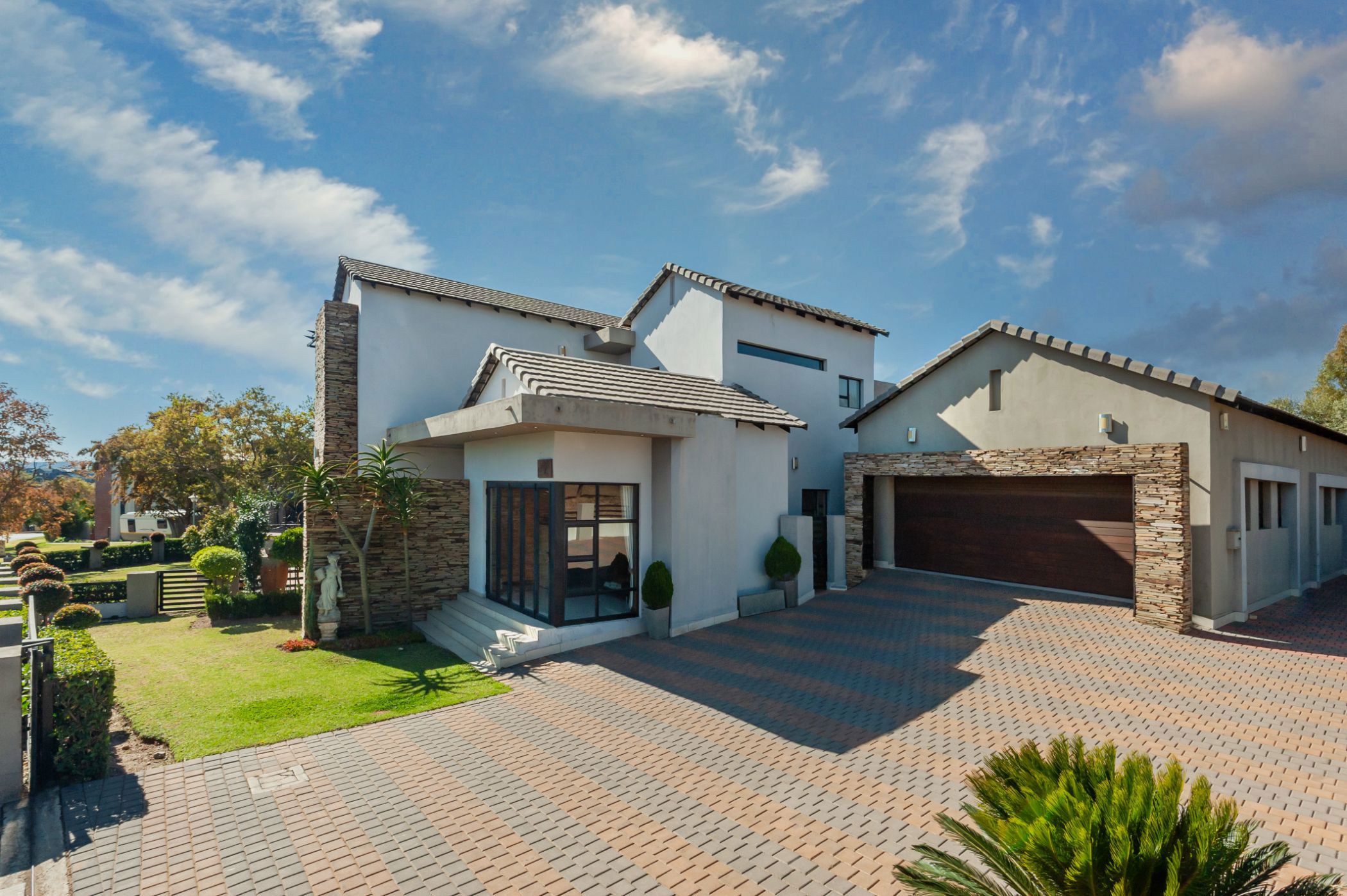 Double-storey house for sale in Copperleaf - 1CU1703337