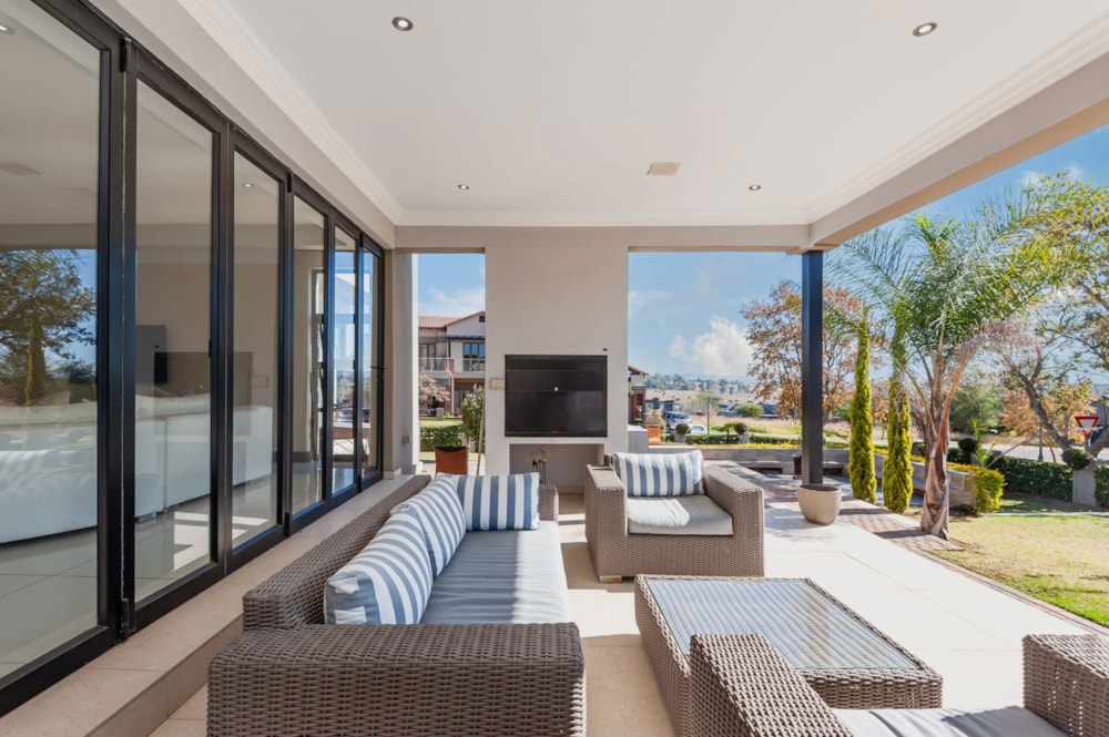 Double-storey house for sale in Copperleaf - 1CU1703337