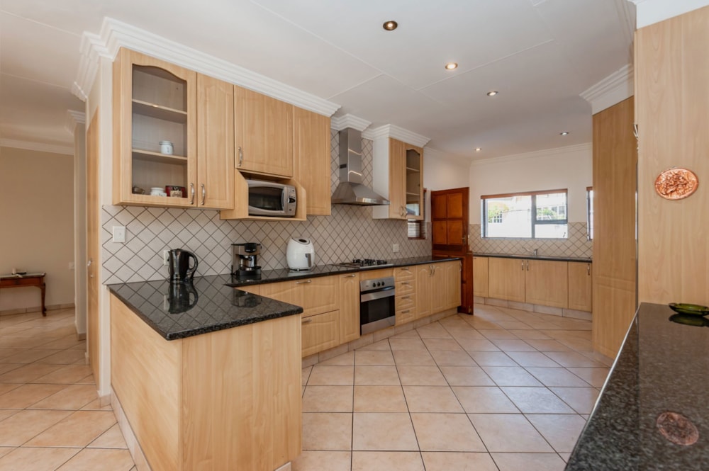 House sold in Thornhill Estate - BED1704143 House sold in Thornhill Estate - BED1704143