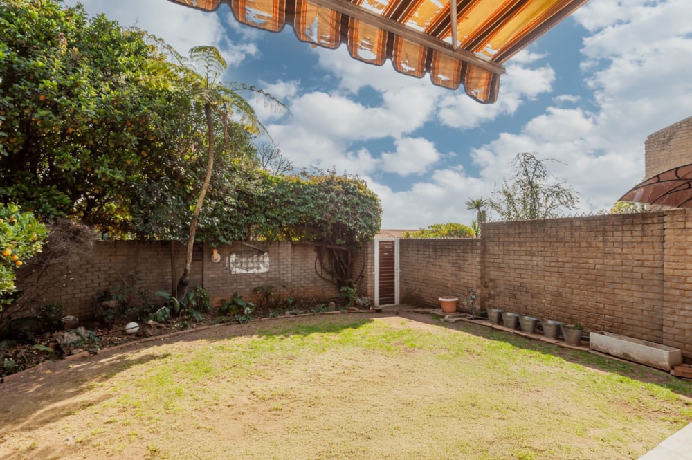 Townhouse for sale in Bedford Park - BED1712135