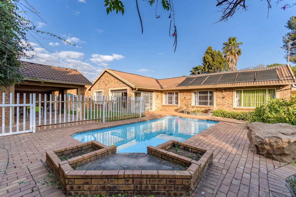 House for sale in Country View, Benoni - EN1705302 House for sale in Country View, Benoni - EN1705302