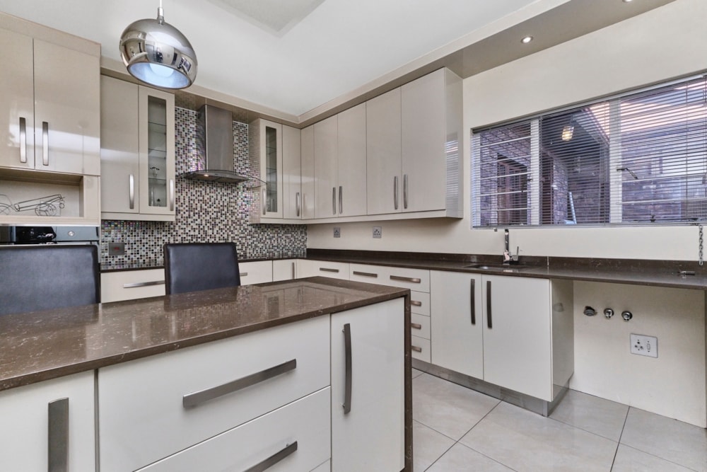 Townhouse for sale in River Club, Sandton - HP1706192 Townhouse for sale in River Club, Sandton - HP1706192