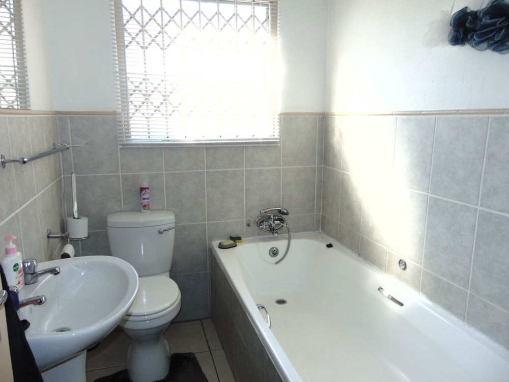 House for sale in Stonehenge - 1NS1707220 House for sale in Stonehenge - 1NS1707220