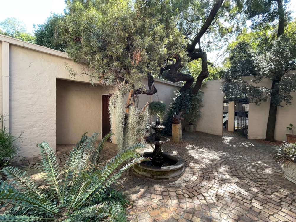 House for sale in Brooklyn, Pretoria East - PT1707261 House for sale in Brooklyn, Pretoria East - PT1707261